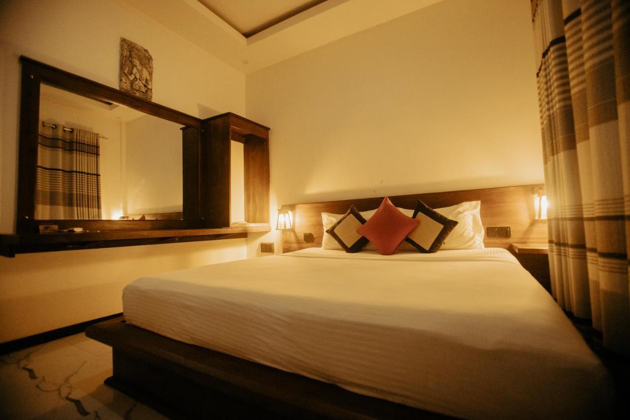 Supreme Dambulla Hotel Exterior photo