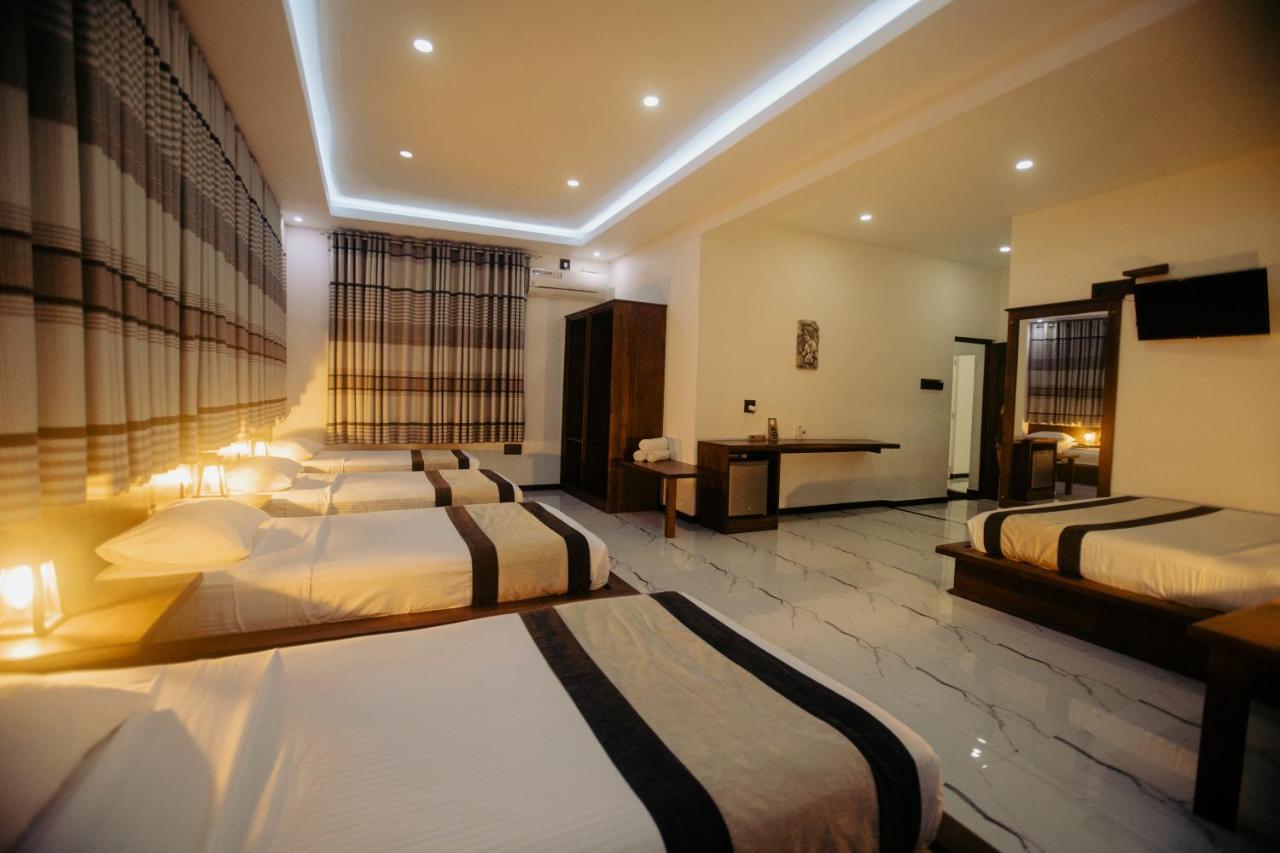 Supreme Dambulla Hotel Exterior photo