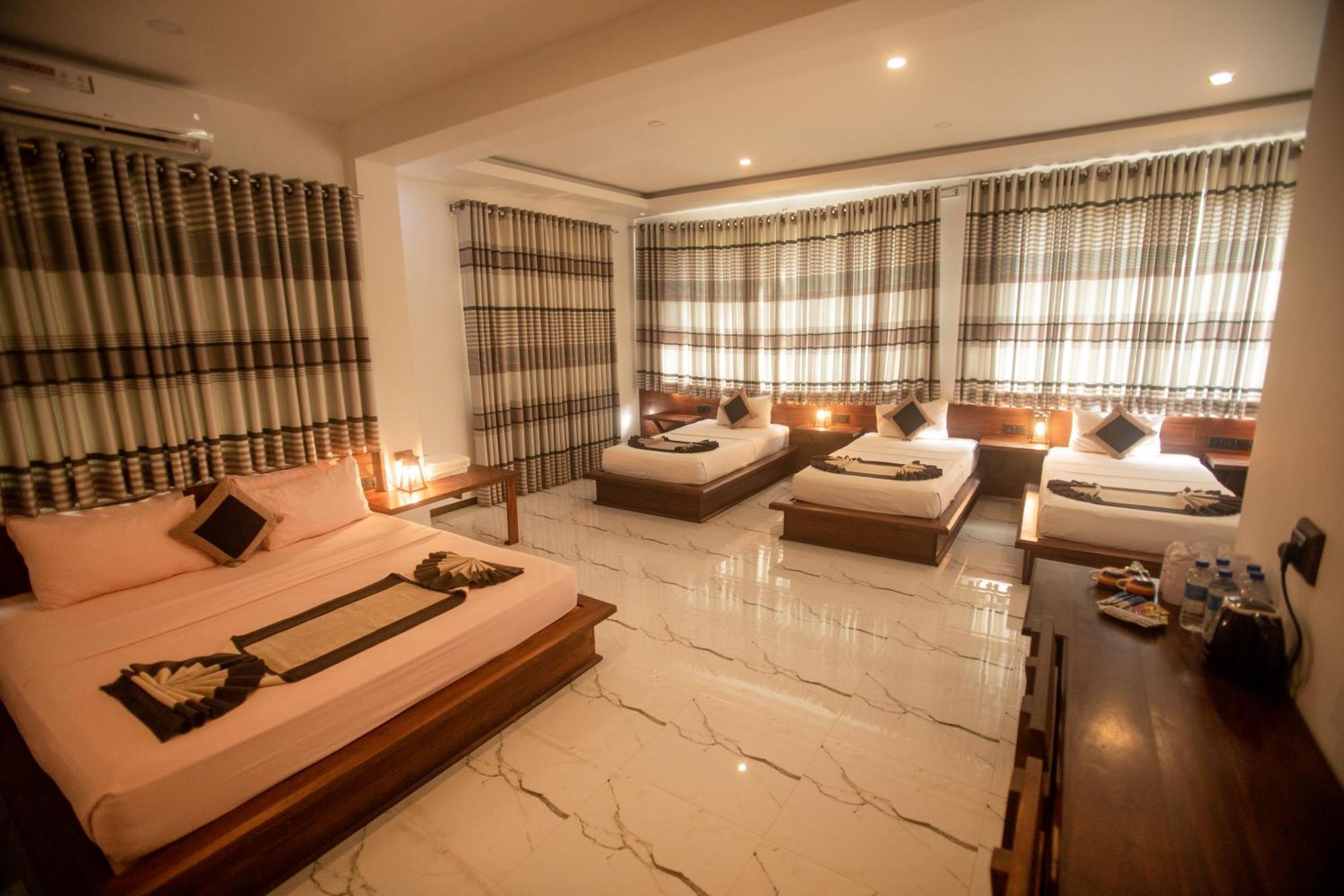 Supreme Dambulla Hotel Exterior photo